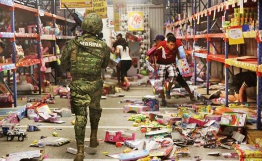 looters-in-toy-store